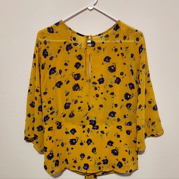 Harper Lined Heritage Yellow Floral Blouse, LARGE, Polyester. - Picture 3 of 7